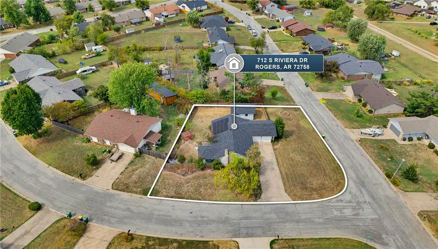 712 S Riviera Drive, Rogers, AR 72758 - #2