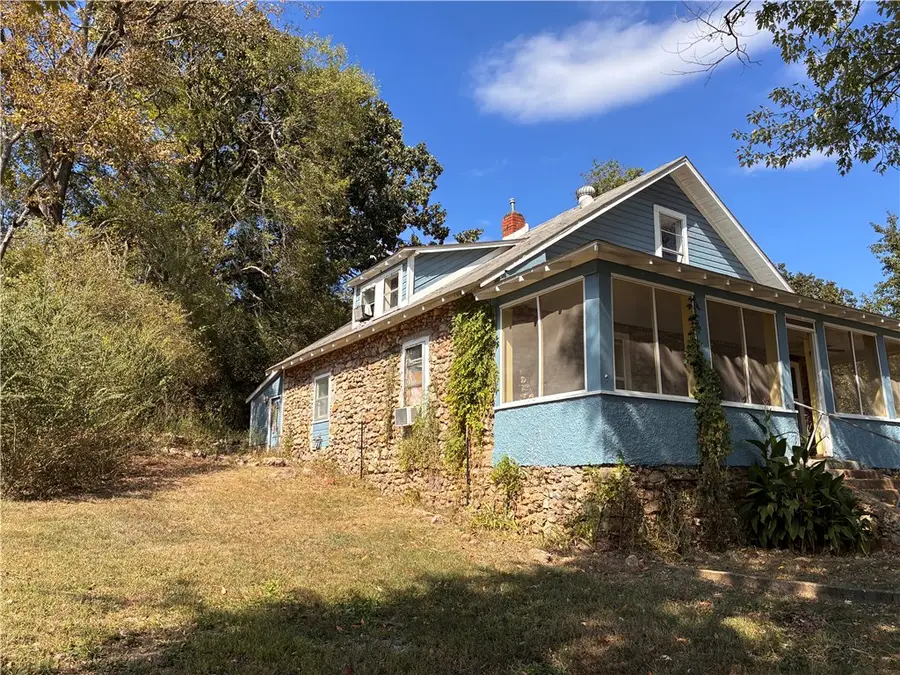 513 Mclean Avenue, Cotter, AR 72626 - #2