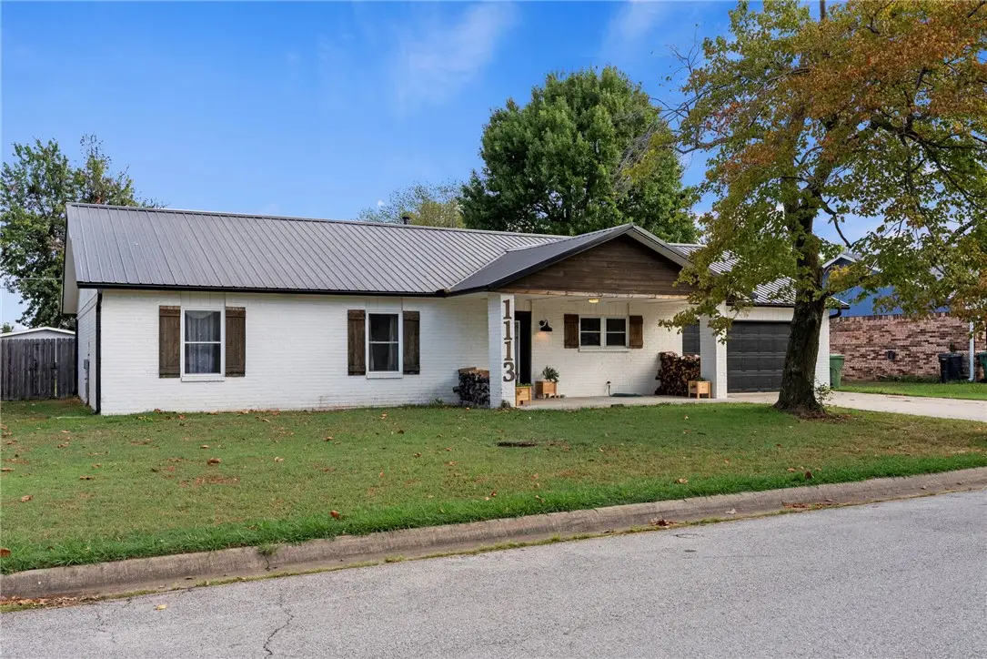 1113 W Callahan Drive, Rogers, AR 72758 - #1
