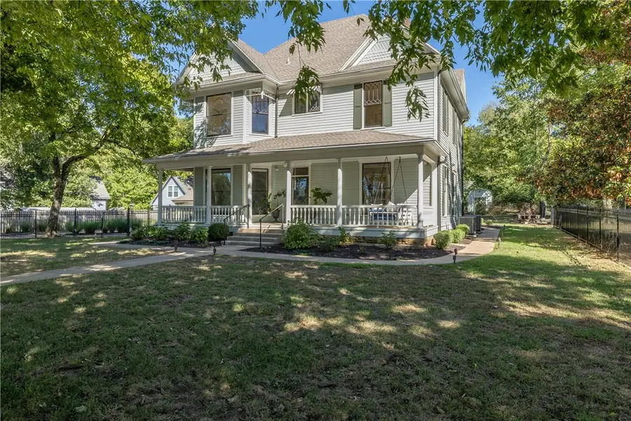 512 N Mission Boulevard, Fayetteville, AR 72701 - #3