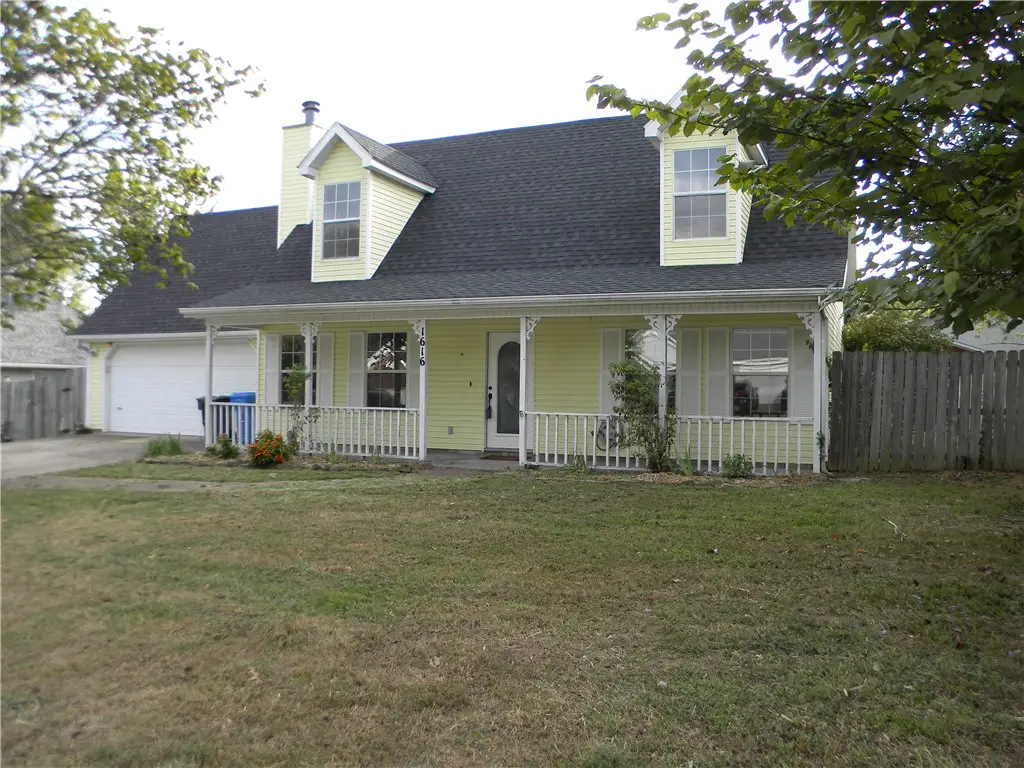 1616 Tallgrass Drive, Fayetteville, AR 72701 - #1