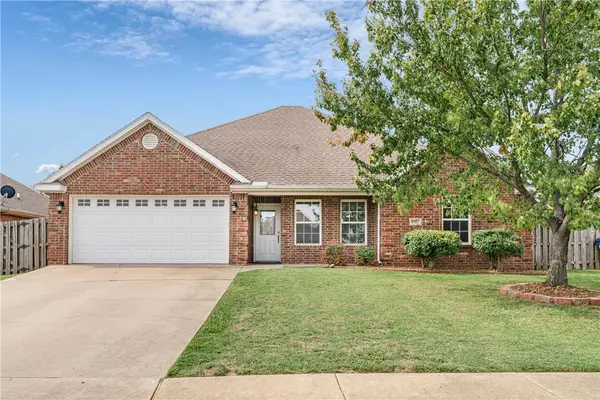 6102 S 39th Street, Rogers, AR 72758