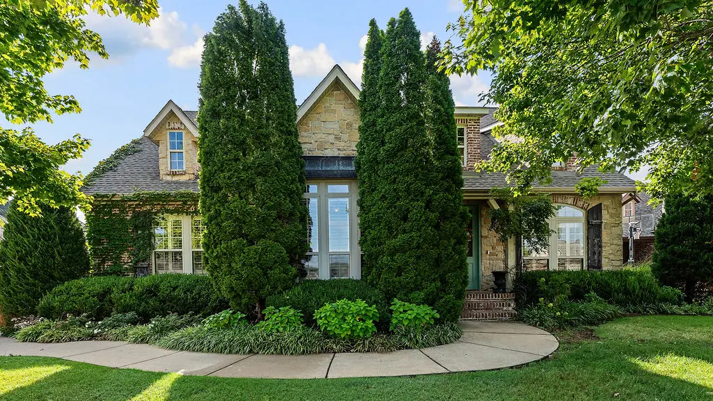 4302 W Willowbend Drive, Rogers, AR 72758 - #1