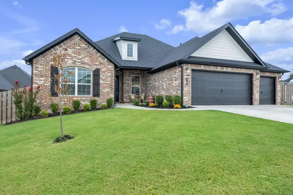 418 Casella Street, Tontitown, AR 72762