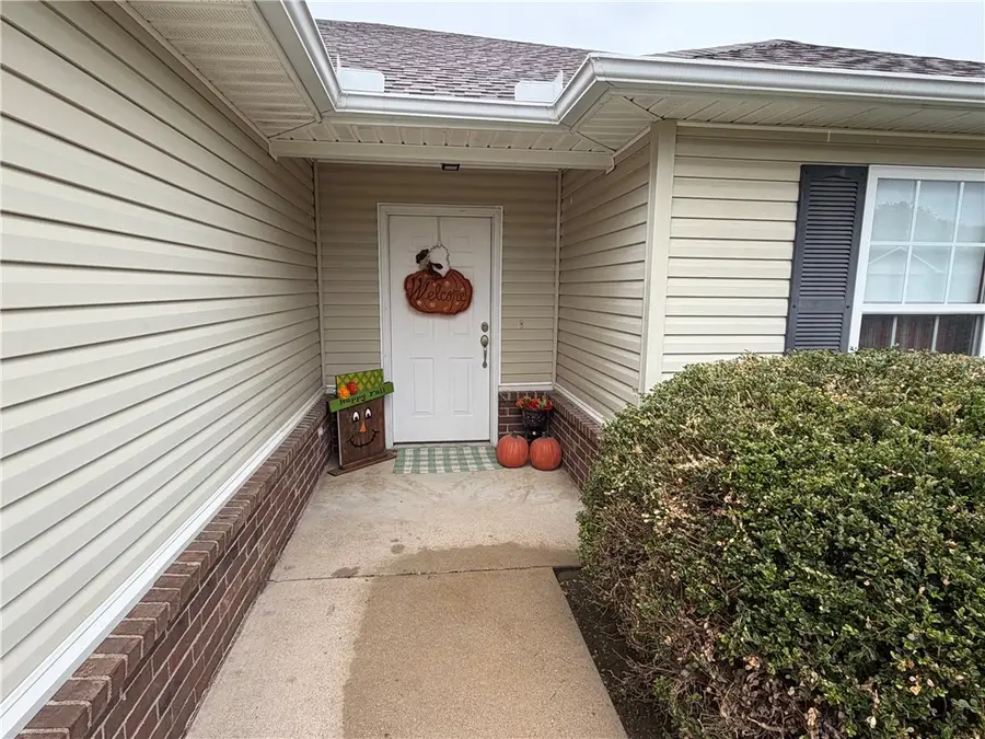 607 Persimmon Street, Gravette, AR 72736 - #3