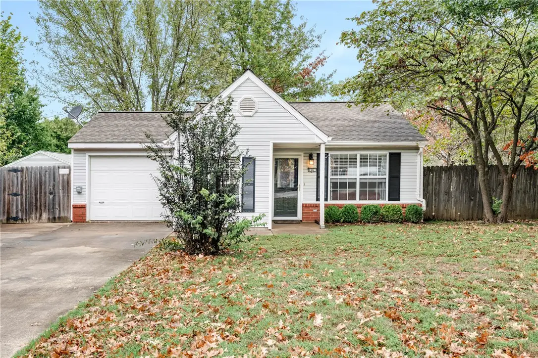 556 E Mimosa Lane, Fayetteville, AR 72703 - #1