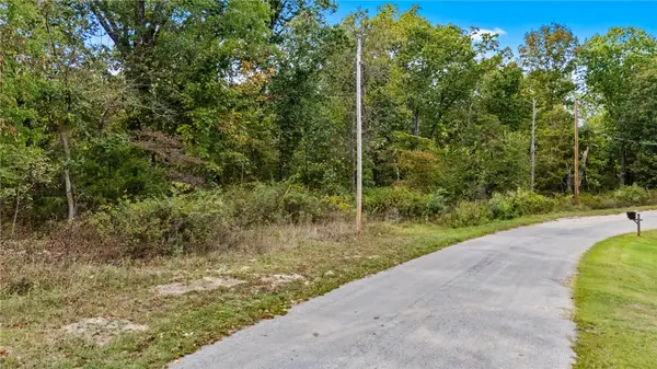 Seaton Drive, Bella Vista, AR 72714