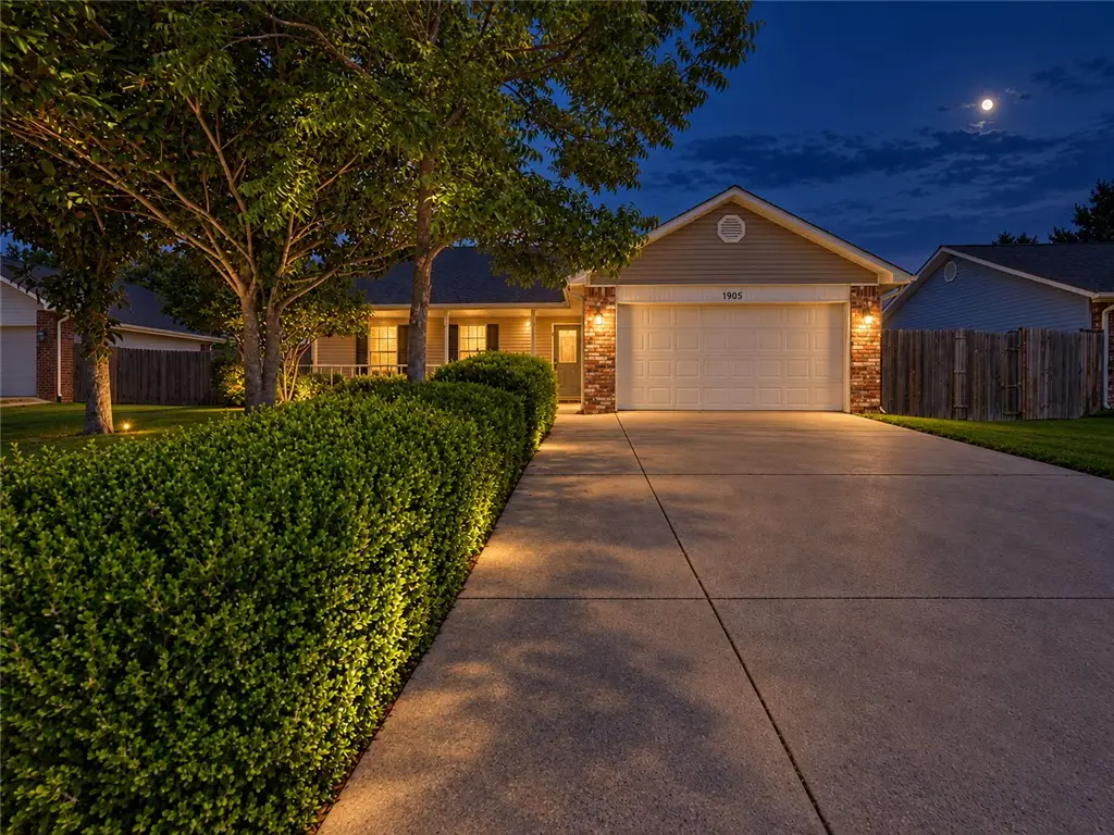 1905 S E Street, Rogers, AR 72758 - #1