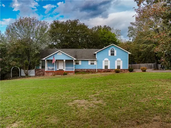 16 Bakers Spring Road, Russellville, AR 72802
