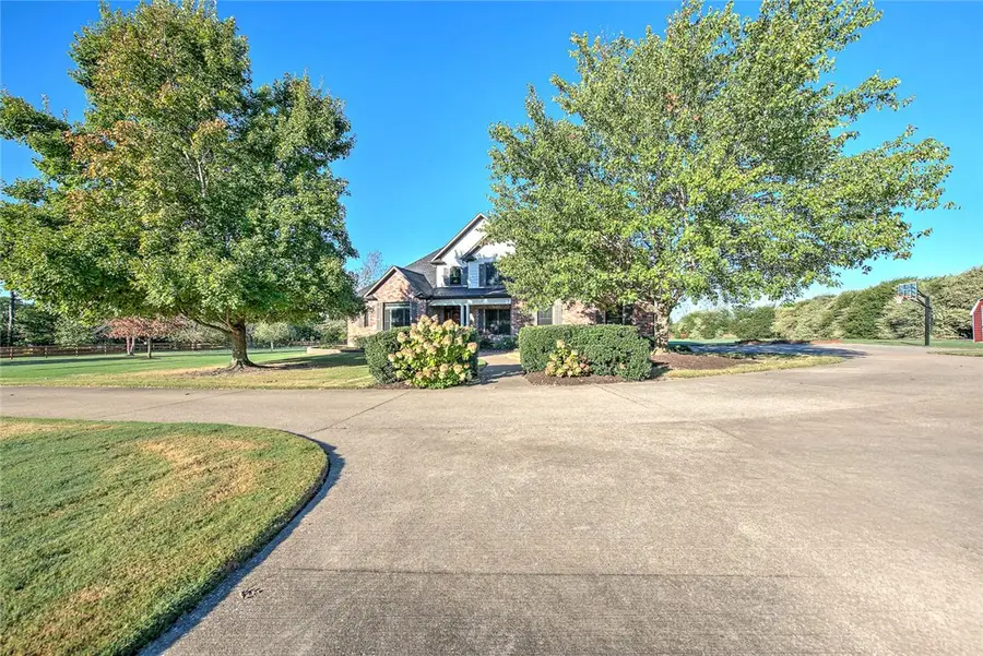 3072 E Hunters Ridge Road, Springdale, AR 72764 - #3