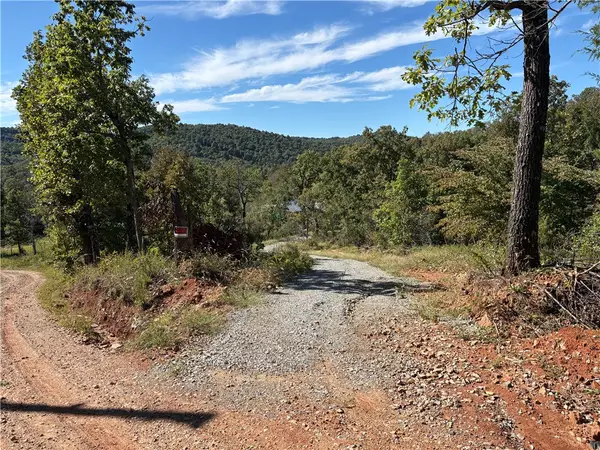 267 Mayfield Lane, Flippin, AR 72634