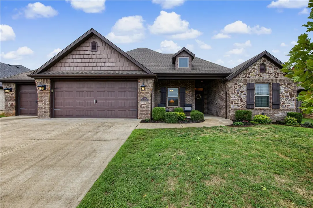 1120 E Huntleigh Drive, Bentonville, AR 72713 - #1
