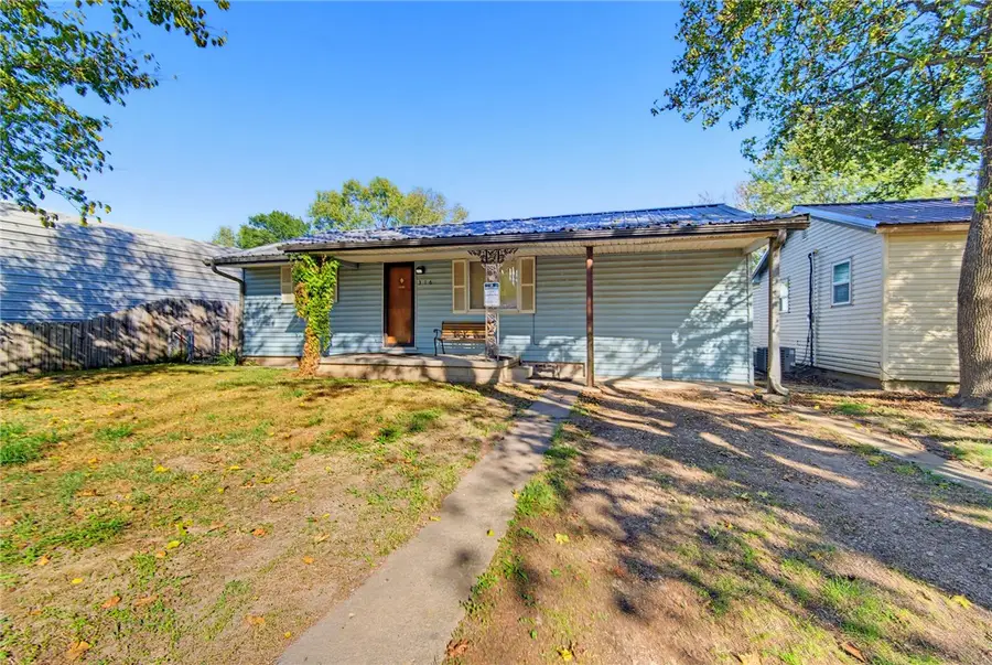 316 N Little Avenue, Gentry, AR 72734 - #2