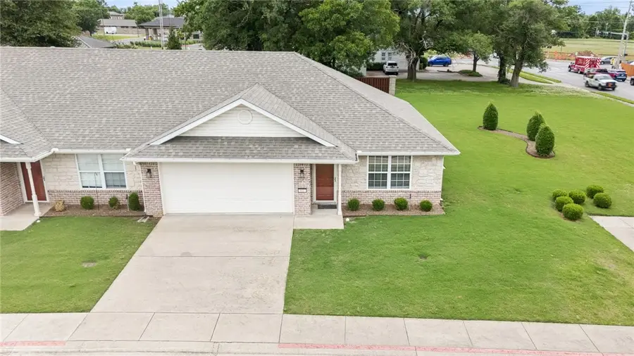801 N 19th Street, Rogers, AR 72756 - #2