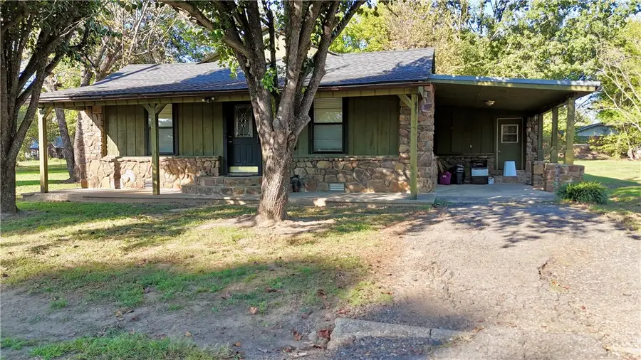 106 W Mcbride Street, Havana, AR 72842 - #2