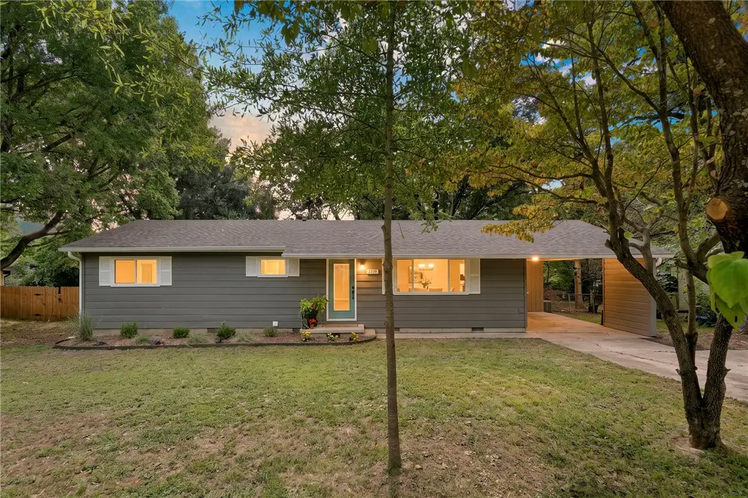 2339 W Holly Street, Fayetteville, AR 72703 - #1