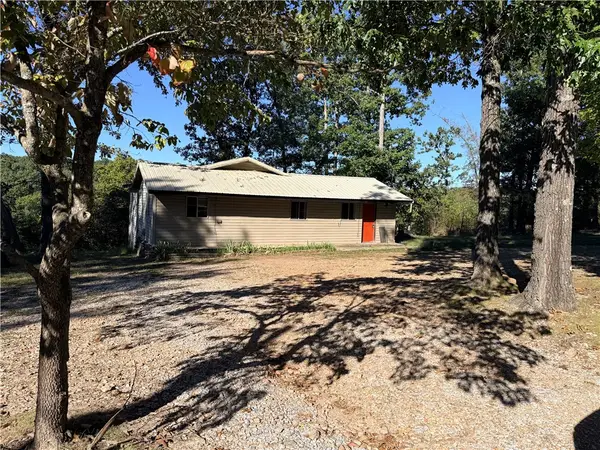 35785 Spur 23, Huntsville, AR 72740