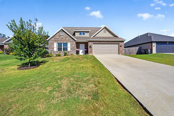 2716 Suncrest Avenue, Springdale, AR 72764