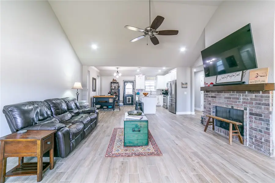 537 Brooke Street, Tontitown, AR 72762 - #2