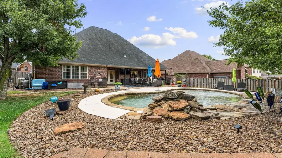 3706 SW Lone Oak Avenue, Bentonville, AR 72712 - #3