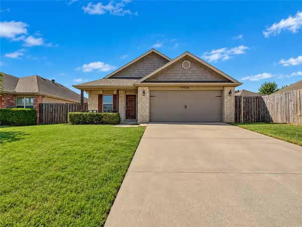 2406 S 11th Place, Rogers, AR 72758