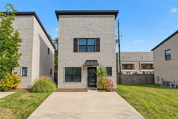 1524 W Cato Springs Road, Fayetteville, AR 72701