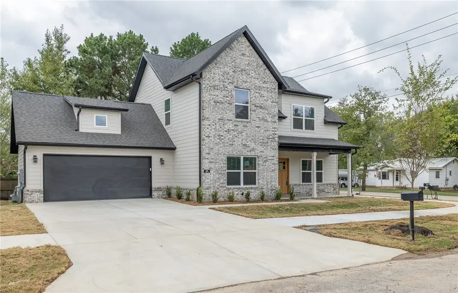325 W Pear Street, Fayetteville, AR 72703 - #2