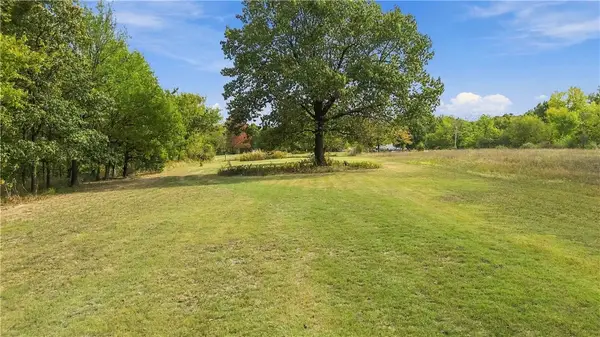 20607 Russell Corner, Gravette, AR 72736