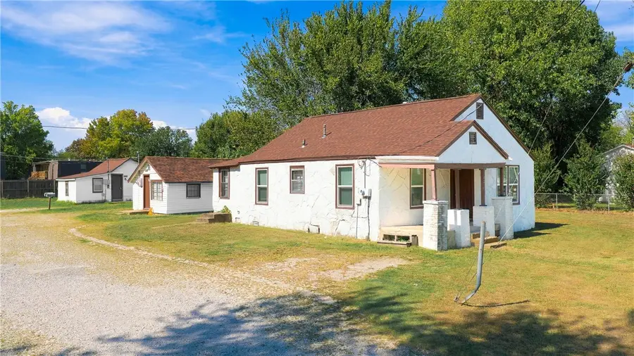 702 N Kansas Street, Springdale, AR 72764 - #2
