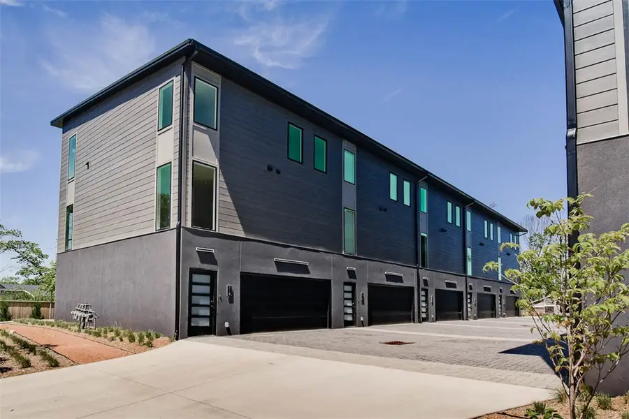 202 NW 9th Street, Bentonville, AR 72712 - #3
