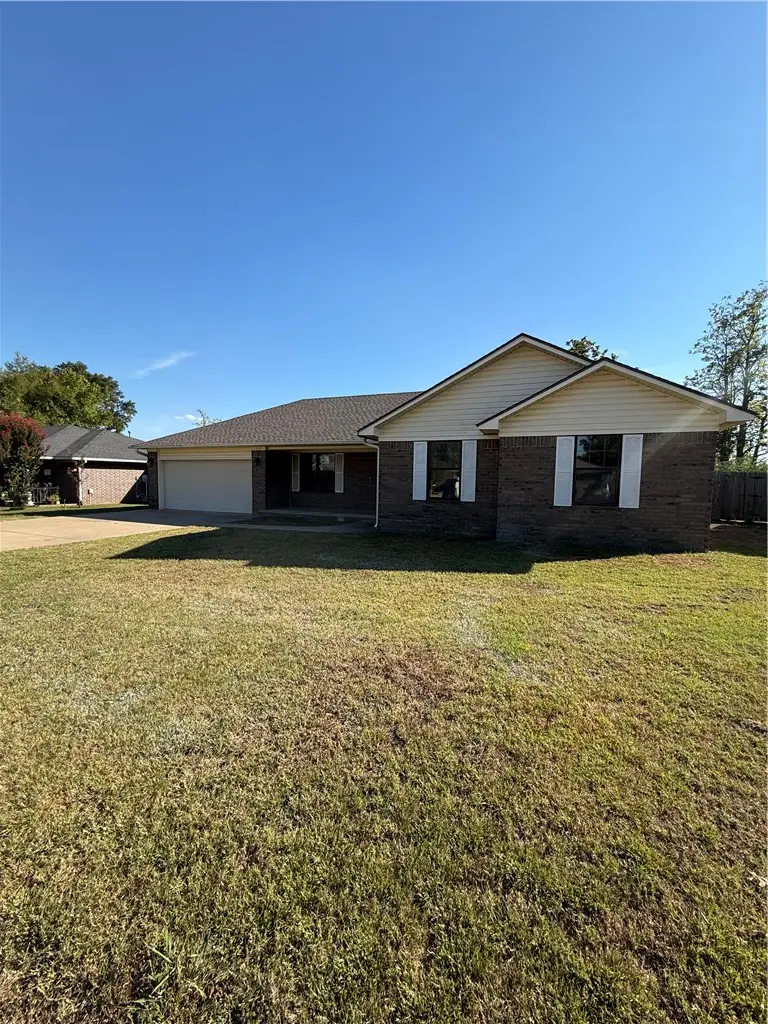 1524 E 15th Street, Russellville, AR 72802 - #2