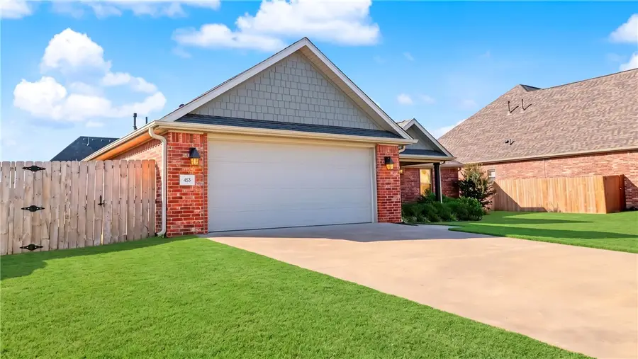 453 Penzo Avenue, Tontitown, AR 72762 - #2