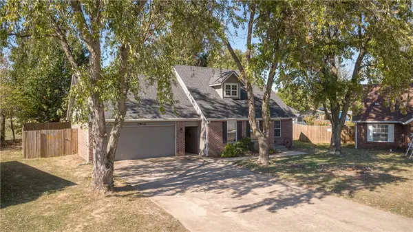 2902 Levi Lane, Bentonville, AR 72712