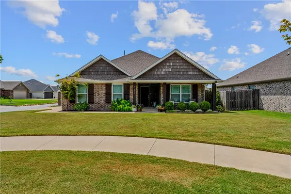 4242 W Divide Drive, Fayetteville, AR 72704