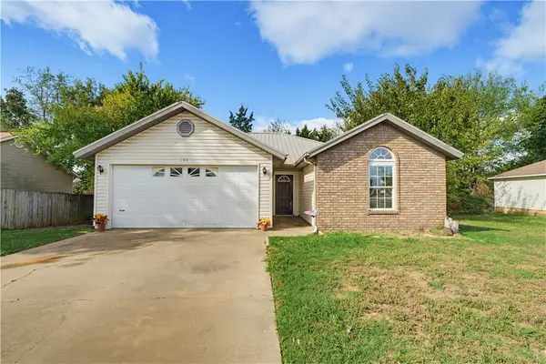 120 Samantha Court, Lowell, AR 72745