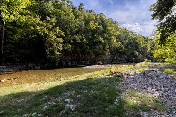 505 Clabber Creek, Yellville, AR 72687