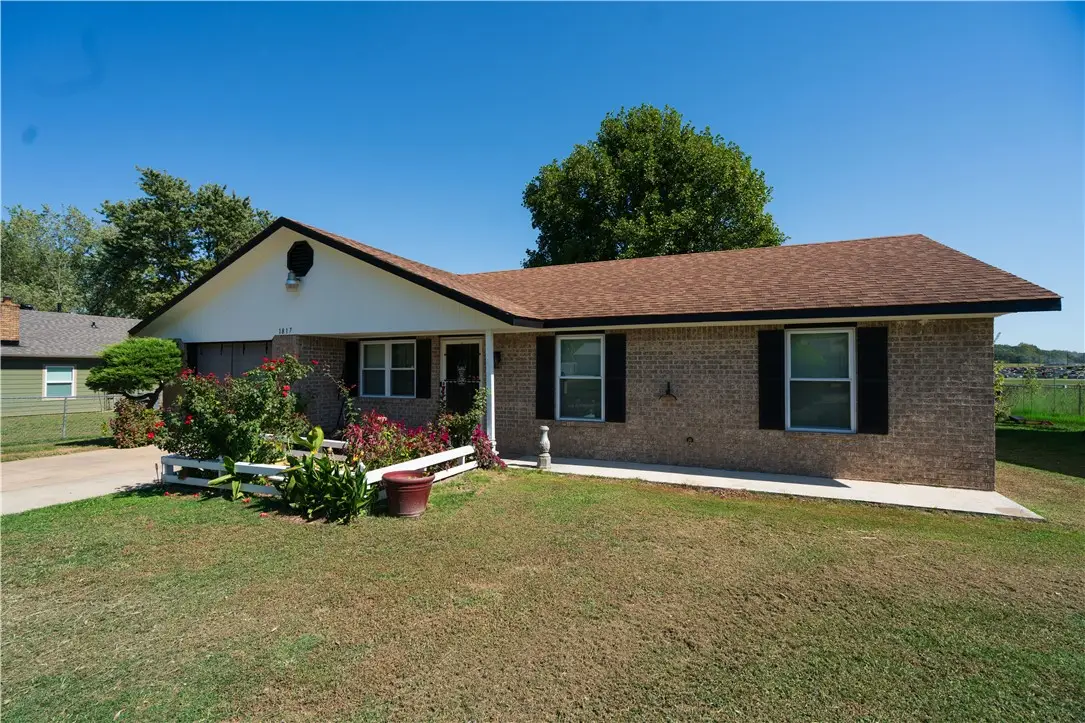 1817 Green Acres Circle, Springdale, AR 72764 - #1