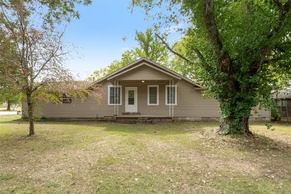 321 Thurman Street, Prairie Grove, AR 72753