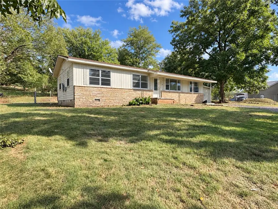 210 N Spring Street, Plainview, AR 72857 - #2