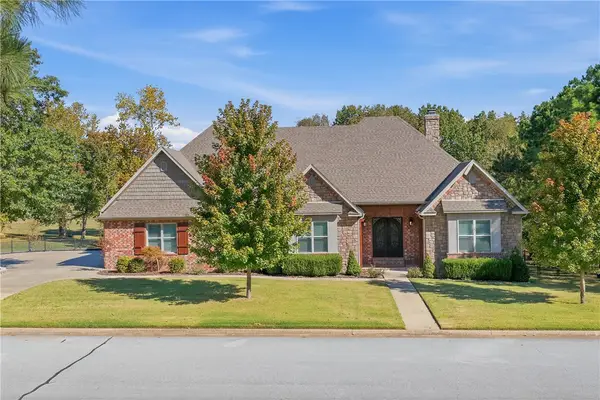 10016 Camelot Lane, Rogers, AR 72758