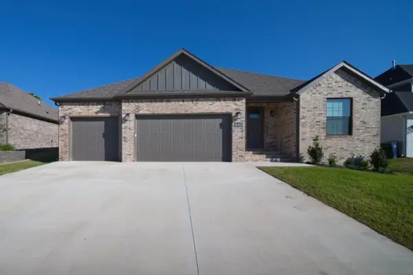 842 E Buchanan Street, Prairie Grove, AR 72753