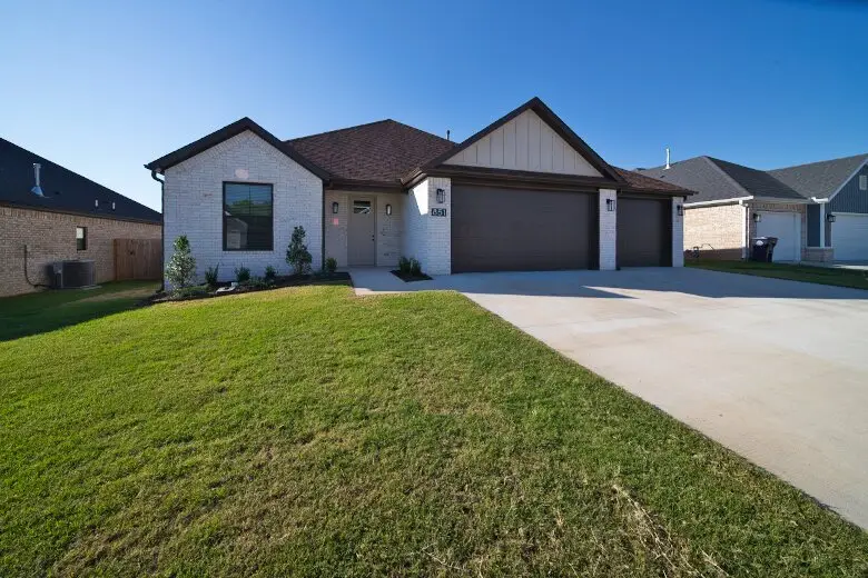 851 E Buchanan Street, Prairie Grove, AR 72753 - #1