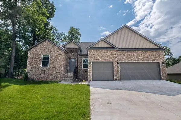 37 Brierfield Lane, Bella Vista, AR 72714
