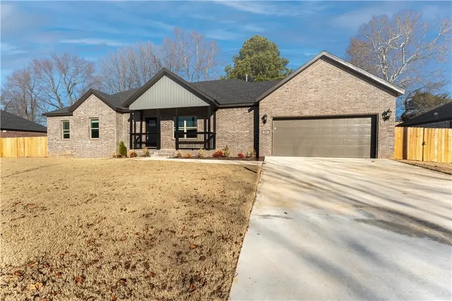 200 Ryder Street, Gentry, AR 72734 - #3