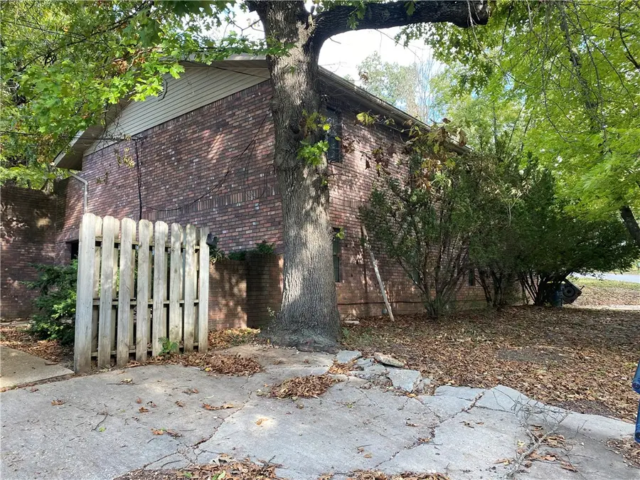 624 Troy Street, Harrison, AR 72601 - #2