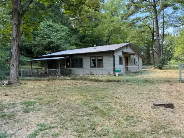 197 7th Street, St Paul, AR 72756