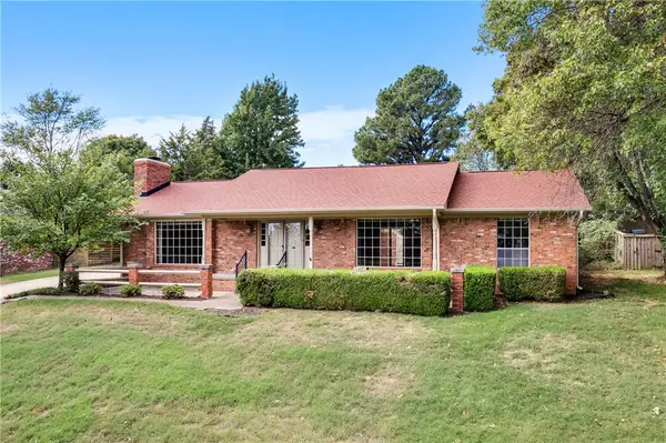 1341 Ridgeway Drive, Fayetteville, AR 72701