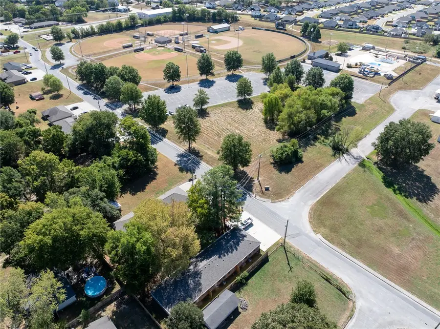 312 W Butler Street, Prairie Grove, AR 72753 - #3