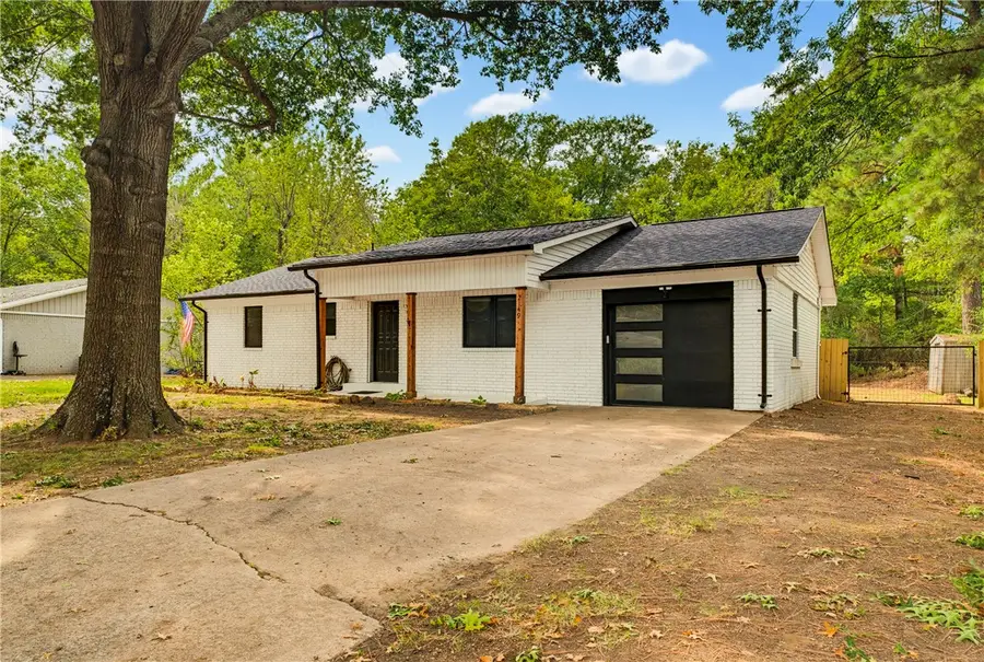2149 S Coleman Avenue, Fayetteville, AR 72701 - #2