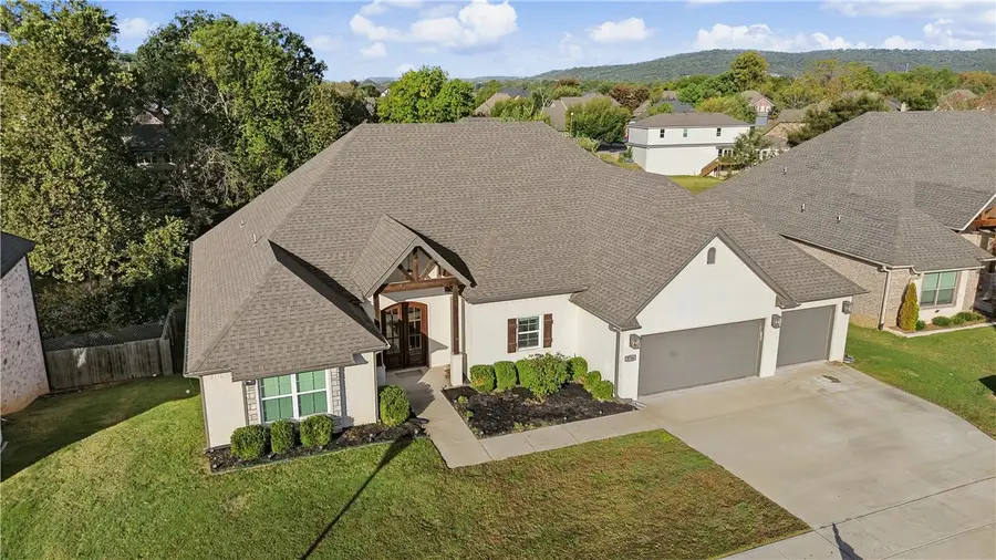 3736 Spyglass Hill Drive, Fayetteville, AR 72701 - #3